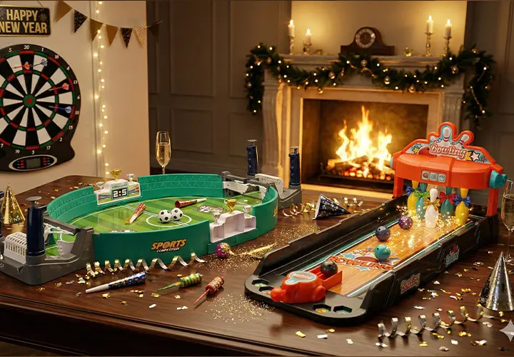 Een gezellige nieuwjaarsfeestscène met tafelspellen, waaronder een voetbalveld en een bowlingbaan, bij een knapperend haardvuur.