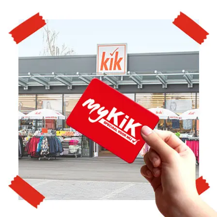 De myKiK-voordeelkaart wordt voor een KiK-winkel in de camera gehouden. De myKiK-voordeelkaart wordt voor een KiK-winkel in de camera gehouden.