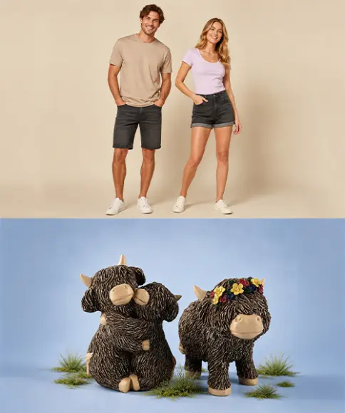 Zomermode voor dames en heren met T-shirts en denim shorts en decoratieve Highland-koeien voor huis en tuin